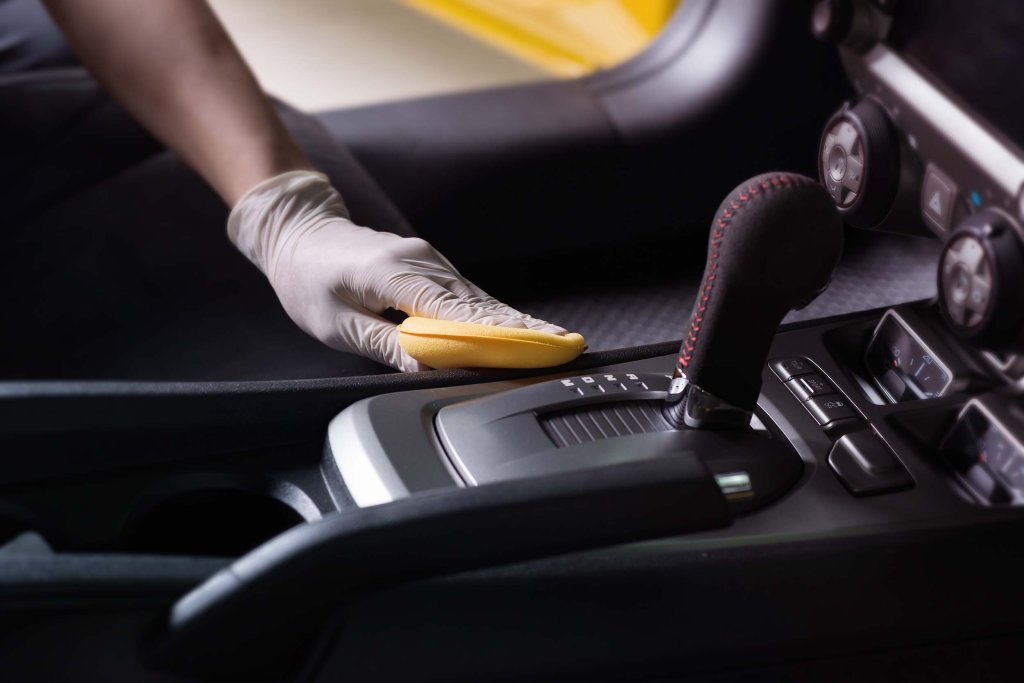 DETAILING INTERIOR