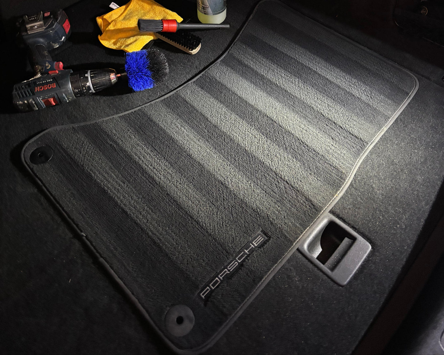 DETAILING INTERIOR